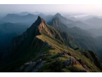想要挑戰(zhàn)自我，體驗(yàn)一場刺激而又難忘的徒步之旅嗎？那么鄒城小刀山絕對是一個(gè)不容錯(cuò)過