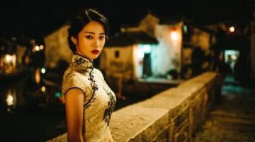 一名伊朗美女網紅在游覽桂林后，感慨萬千的落淚了