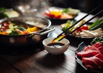 北京亞運(yùn)村火鍋，沙蔥羊肉很特別很香！逛考古博物館，突然就想吃涮肉了