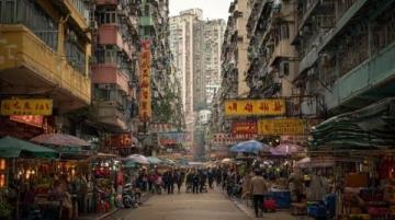 香港回歸20年之際,福田口岸至香港市區的交通方式有了兩個選擇:老路還是新路?