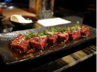 烤著吃的美食(一種江湖氣息十足的美食，據(jù)說烤著吃更過癮)