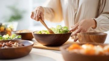 婆婆每日精心烹飪大量佳肴,不料成孕期困擾