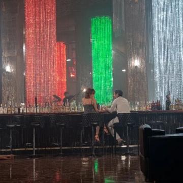 大S攜新婚丈夫奢華用餐引熱議,消費過萬元背后的愛情觀探討