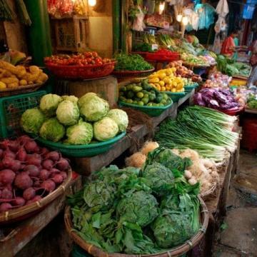 天光未醒的菜市:自備容器采買,分享養生美食!