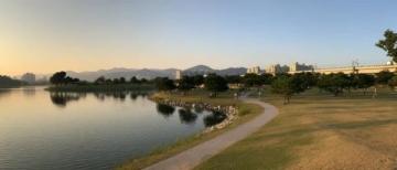 屈原公園點(diǎn)綴沅江畔，常德城里的璀璨明珠