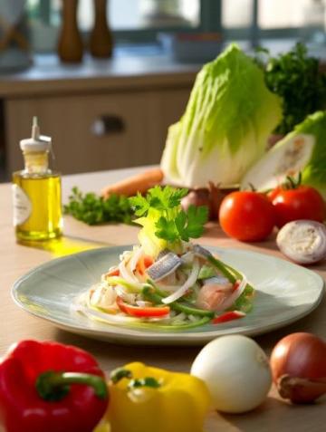 夏日解暑必備：輕松制作的冷吃雞與涼拌佳肴