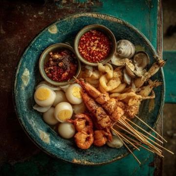 探訪豪車會所，斗鯧盆菜、膏蟹河豚連著出，一盆姜油蛇