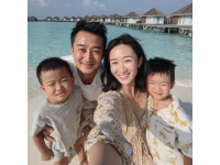 陸毅帶全家游都江堰女兒丹頂鶴長(zhǎng)腿吸睛網(wǎng)友盼添帥兒