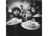 回憶起母親親手做的“孩子干糧”，心底滿是溫暖又感慨萬(wàn)千