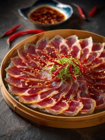 洛陽傳統名菜探秘:千年水席中的連湯肉片,古都美食之旅
