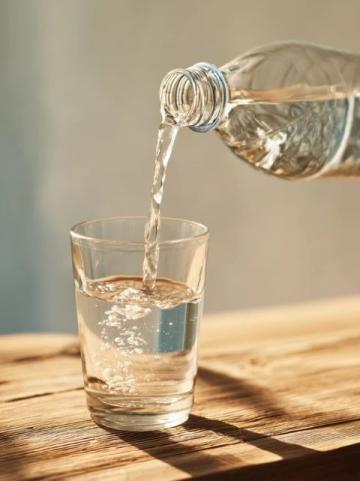 揭秘飲水常識陷阱：科學揭秘你的飲水誤區！