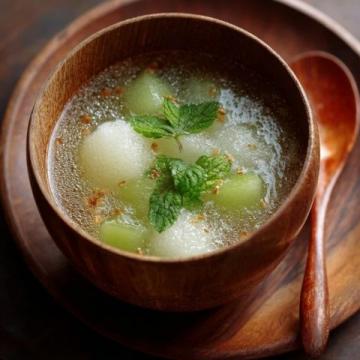 廣西經(jīng)典名菜：酸香可口的檸檬鴨制作方法