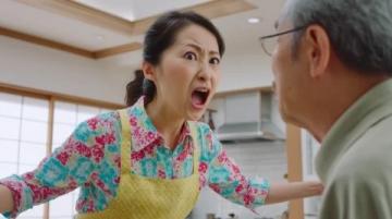 今天看了一個(gè)好電影,根據(jù)日本著名相聲大師回憶錄改編的電影佐賀的超級(jí)阿嬤