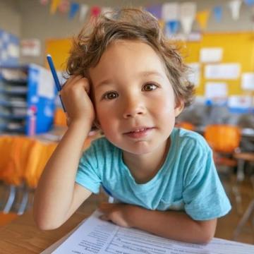 孩子幼兒園就該學一年級知識嗎?快樂童年與壓力教育的糾結,求支招!