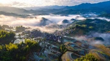 貴陽四絕:黔靈山生態仙境游、青巖古鎮古韻探秘、甲秀樓夜色璀璨、民生路美食天堂