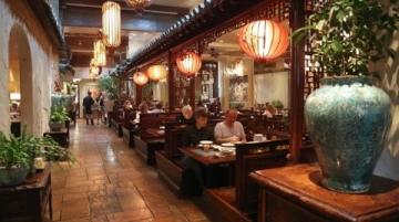 權(quán)哥帶美籍華人朋友嘗遍鄭州美食,粵菜館體驗(yàn)如何?