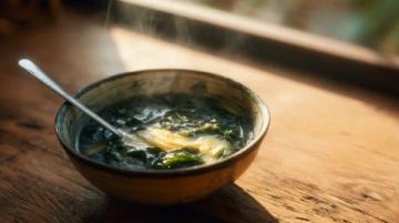 家常海帶豬蹄湯，滋補(bǔ)養(yǎng)生兩不誤