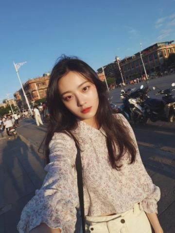 煙臺(tái)女子花費(fèi)6萬(wàn)元種植12顆牙兩年后全拆體重驟降引發(fā)熱議