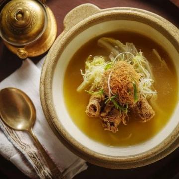 江蘇鎮江特色美食推薦：鍋蓋面、肴肉與蟹黃湯包不容錯過