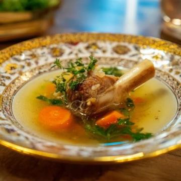 靈芝三七燉雞兔:滋補養生的經典美味湯品