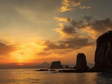 舟山海島三日游：浪漫沙灘、神秘藍(lán)眼淚與虔誠信仰之旅