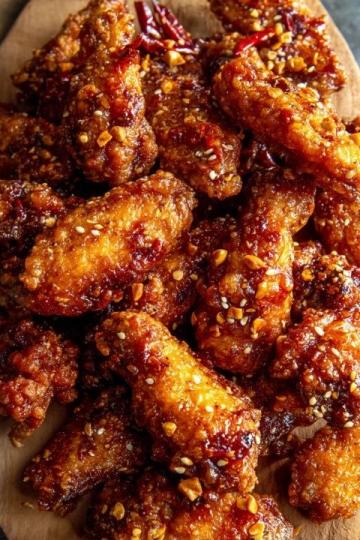 香酥炸雞翅外酥里嫩，一口咬下滿滿的幸福感！