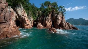 平山清風峽,人少景美，沒有過多雕飾的原生態山谷。因地勢生態原因，空氣十分清新