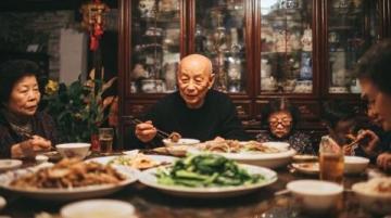 驚呆了!丈人家美食盛宴,離別贈焜鍋饃饃難忘味