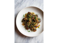 春日味蕾之旅：兒時記憶中的韭菜炒肉沫與現代養生的核桃黑豆搭配