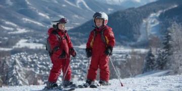 金佛山雪場開放，暢享滑雪樂趣，冬日旅游勝地不容錯過！