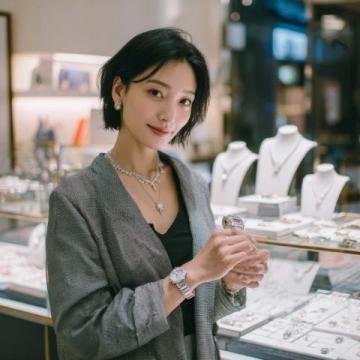 我領悟了：每月收入僅三千，卻奢侈購入三萬元包包的經歷