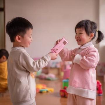 重慶巴南區(qū)教育局回復(fù):劃片就讀制度讓孩子們健康成長(zhǎng)嗎?