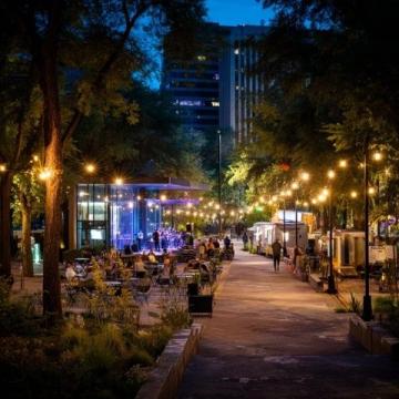 探索夜間河堤商機(jī):專為青年創(chuàng)業(yè)者打造的理想市場(chǎng)