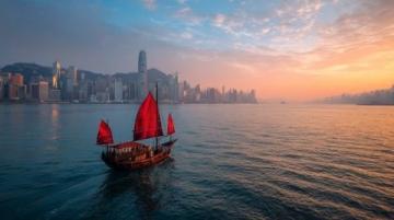 魅力香港之行:維港夜景、山頂鳥瞰與迪士尼夢幻之旅
