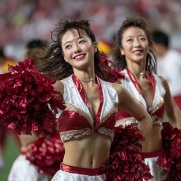 淮安球迷為足球瘋狂：一群神仙般的啦啦隊(duì)員和他們對(duì)足球的熱愛(ài)