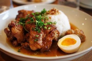 經(jīng)典金牌醬豬尾、風(fēng)味手撕牛肉與冰梅老醋花生