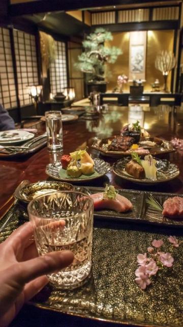 盼望已久，慕名前來就是為了吃那口已經申遺成功的美食！