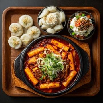 陳師傅的清晨芭蕉莖與扣肉傳奇,古早味在老街口的傳承