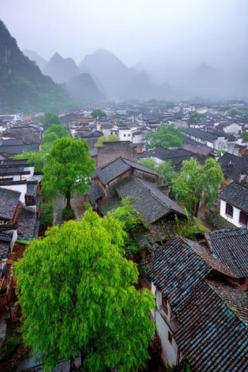 探索貴州秘境:5大熱點(diǎn)游覽攻略與獨(dú)特視角體驗(yàn)