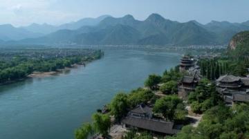 跟著大明星游四川西有都江堰,東有五鳳溪!這個古鎮火了!湖南衛視天天向上都來打