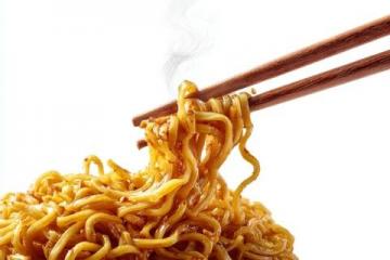 地道廣東味！簡單幾步做出超好吃的炒河粉，快收藏學習