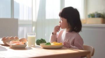 豆腐新吃法：打入2個雞蛋，鮮香滑嫩，營養又飽腹，大人小孩都愛吃