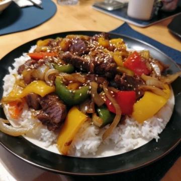 春夏必備！菠蘿拌牛肉食譜：酸甜鮮香，簡單易做營養滿分
