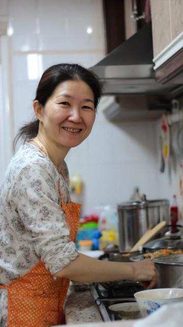 張大姐回國(guó)處理事務(wù)賣(mài)房，兩人世界變一人世界享受寧?kù)o時(shí)光