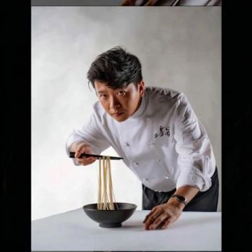 昆明首屆漢堡爭霸賽:33位廚神爭霸官渡,演繹舌尖盛宴