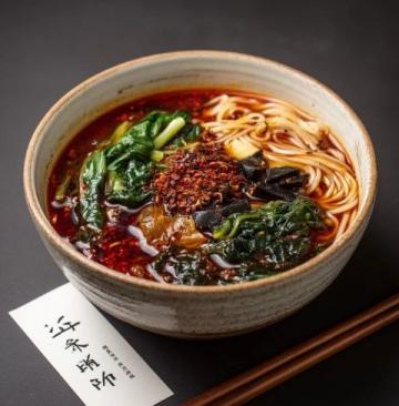 保定蘇坨面粉自制手搟炸醬面,五花肉香其醬,豐衣足食家庭美食