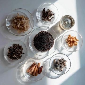 以下是關于西寧美食釀皮的介紹