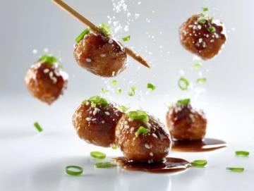 傳統(tǒng)廚藝與創(chuàng)新創(chuàng)造的完美融合!——品嘗八寶扒鴨舌的獨特魅力!