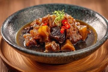 家常美味土豆?fàn)F雞:醬香四溢,一學(xué)就會
