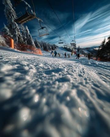 金佛山雪場開放，暢享滑雪樂趣，冬日旅游勝地不容錯過！